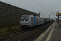 Auf den letzten Kilometern kommt die 185 696-2 mit dem Nievenheimer durch Allerheiligen gefahren. 8.1.2016