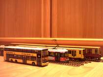 Mein Berliner Nahverkehr:
Bus: MAN Lions City DD 3138
Tram: AEG Gt6N 2020
U-Bahn: Typ HK 1004
S-Bahn: BR 481 304