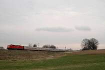 120 xxx mit IC 2410 'Karwendel' bei Petershausen (17.03.2007)