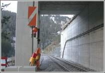 Beginn Langsamfahrstelle vor dem zerst�rten Teil der Galerie bei Valendas-Sagogn. (17.04.2007)