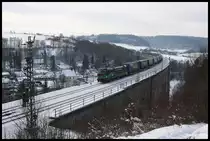 193277 von TXL Logistik kam am 18.1.2017 um 11.51 Uhr mit einem LKW Walter Transportzug aus Richtung Paderborn über das Viadukt in Altenbeken.