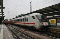 IC2212  Rügen  von Koblenz Hauptbahnhof nach Ostseebad Binz macht am 7.1.2017 im Rostocker Hauptbahnhof Kopf. Schublok war 101 099-0.