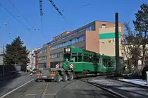 Am 17.und 18.01.2017 werden die ersten vier Be 4/6S der Serie 659 bis 686 auf einen Spezial Lastwagen verladen und ein kurzes Stück auf der Strasse zu einem Verladeplatz gefahren. Dann werden die Wagen auf einen Eisenbahnwagen geladen und werden eine Reise nach Sofia machen, wo sie eine zweite Heimat bekommen. Hier verlässt der Konvoi mit dem Be 4/6S 674 die Hauptwerkstatt.