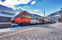 4024 122-6  Sonnenstadt Lienz  wartet in Lienz, auf die Abfahrt als S1 4244 nach Friesach. 
Aufgenommen am 19.1.2017.