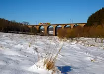 
Ein Alstom Coradia LINT 27 (BR 640) der HLB (Hessische Landesbahn) fährt am 21.01.2017, als RB 95  Sieg-Dill.Bahn  Dillenburg - Siegen, Umlauf RB 61668, über den Rudersdorfer Viadukt in Richtung Siegen.