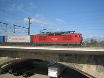 180 002-8 war mit ihrem Containerzug Richtung Bahnhof Dresden-Neustsdt auf der Marienbr�cke unterwegs.21.04.07