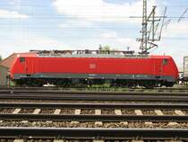 189 006-0 kam heute mit ihrem Zug vor meiner Nase zum stehen habe sie sogleich ins Profil genommen.Die Baureihe hat einfach was ansich.21.04.07  