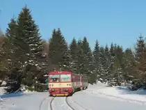 Drei 810er  Brotbüchsen  als OS Most (Brüx) - Moldava v Krušných horách (Moldau im Erzgebirge) kurz hinter Hp Mikulov Nove Mesto; 21.1.17
