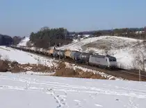 Die 145 084 mit einem Kesselzug am 20.01.2017 unterwegs bei Fahlenbach.