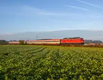 232 259 mit EC 111 einem Umleiter über Mühldorf am Inn.Das Bild entstand bei Hörlkofen am 25.10.2014.