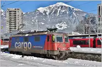 Re 420 307-1 in Landquart mit Vilan 2376m im Hintergrund. (19.01.2017)