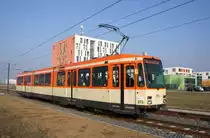 Straßenbahn Mainz / Mainzelbahn: Duewag / AEG M8C der MVG Mainz - Wagen 271, aufgenommen im Januar 2017 in Mainz-Bretzenheim.