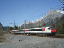 EW IV-Pendelzug mit Re 460 074-8 als IC-Romanshorn-Brig am 14.4.2007 zwischen Kandersteg un dem L�tschberg-Nordportal.