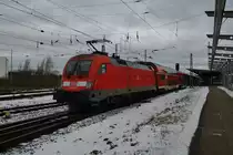 182 007 erreicht am 15.1.2017 mit dem RE1 (RE92307)  Hanse-Express  von Blankenberg(Meckl) den Rostocker Hauptbahnhof. 
