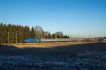 01.01.17 RE Ersatzverkehr (MRB) mit 145 030 und NX Wagengarnitur kurz nach Sonnenaufgang bei Reuth im Vogtland. Fahrtrichtung Hof.