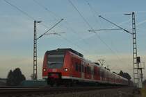 RE 8 nach Mönchengladbach bei Gubberath am heutigen Abend.
Geführt wird der Zug vom 425 591. 27.1.2017
