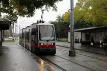 Wien Wiener Linien SL 33 (A 2) XX, Brigittenau, Friedrich-Engels-Platz am 18. Oktober 2016.