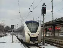 1440 214 ist einer von den CORADIA CONTINENTAL, die (noch?) nicht ausgefallen sind. Hier als RE 26969 aus Hof bei Einfahrt in Dresden Hbf, 26.01.2017
