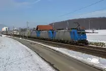 BLS: Dreifachtraktion mit BR 185 von Railtraxx bei Bettenhausen am 28. Januar 2017.
Foto: Walter Ruetsch