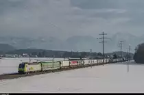 Re 485 013 mit einer RoLa bei Kiesen am 28. Januar 2017.