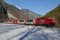 HGe 4/4 106 mit dem Glacier Express von St. Moritz nach Zermatt am 29.1.17 zwischen Mörel und Bitsch.