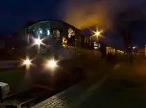99 5902 ist mit ihrem  Traditionszug  (Wernigerode - Brocken - Wernigerode) wieder zurück am Augsangspunkt. Den Gesprächen zwischen den Passagieren und dem Lokführer nach zu urteilen, war es  wie immer eine sehr schöne Fahrt .

Wernigerode, 17. Dezember 2016