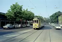 København / Kopenhagen Københavns Sporveje SL 10 (Tw 595) Vesterbro, Tietgensgade im Juni 1968. - Scan von einem Farbnegativ. Film: Kodacolor X.