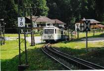 Aus dem Bahnhof Grainau f�hrt dieser Zug der Zugspitzbahn am 13.7.2005 aus gegen 11:30 aus. Das ziel, wie alle anderen auch in die Richtung ist der Bahnhof Zugpitzplattmit Umsteigem�glichkeit zur Gletescherbahn