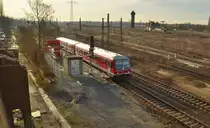 Von der Brücke am Wedauer Bahnhof aus habe ich den Entenfänger RB37 alias 628/928 670 
auf seiner Fahrt nach Duisburg Hbf am Samstag den 28.1.2017 verewigt. 