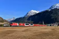 Ge 4/4 II 633 + Ge 4/4 II 630 mit einem RE am 26.12.2016 bei Bever. 