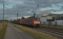 Kohlebomber bei Anrath. 189 074 und eine Schwesterlok sind mit einem Kohlebomber gen Viersen fahren unterwegs am Sonntag den 29.1.2017