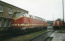 Bis auf die Museumslok 119 158 sind in Berlin keine 219er mehr im Einsatz.Im November 1998 fotografierte ich die 219 043 in Berlin Lichtenberg.