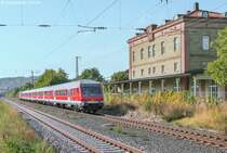  Nachschuss  auf die RB nach Gemünden (Main) am 26.9.03: Der Bahnhof Würzburg-Heidingsfeld Ost wurde 1991 geschlossen, obwohl direkt vor dem Empfangsgebäude die Wendeschleife der Straßenbahnlinie 3 lag. Ein Grund für die schlechte Nutzung der Umsteigemöglichkeit war, dass es keinen gemeinsamen Tarif gab: der Würzburger Tarifverbund trat erst Mitte der 90er Jahre in Kraft.