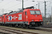 Lok 185 588-1 wartet am Badischen Bahnhof auf den nächsten Einsatz. Die Aufnahme stammt vom 30.01.2017.