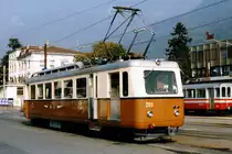 AL: Bereits in den früheren Jahren beschafften sich Privatbahnen der Westschweiz einheitliches Rollmaterial. Die BDeh 2/4 mit dem Baujahr 1946 wurden von SLM/BBC erbaut für die  Aigle-Leysin-Bahn. Die Aufnahme entstand während den 80er-Jahren in Aigle.
Foto: Walter Ruetsch