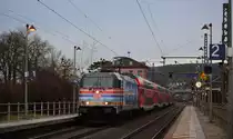 146 247-2 zog am 4.2.17 einen RE durch Veitshöchheim Richtung Würzburg. 
Grüße an den Tf.

Veitshöchheim 04.02.2017