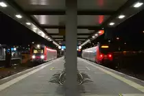 Der Vorgäger der Grinsekatze, das Mopsgesicht lässt sich in Würzburg viel antreffen. Hier stehen 440 332-6 als RB nach Bamberg und 442 276 in Würzburg Hbf.

Würzburg 04.02.2017