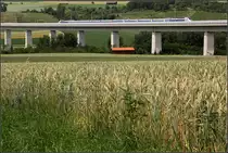 Auf dem Viadukt -

Ein TGV in Richtung Stuttgart auf dem Enztalviadukt bei Vaihingen/Enz. 

23.06.2011 (M)
