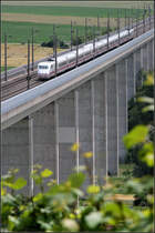 Viel Beton unter dem Zug -

Nachschuss auf einen ICE in Fahrtrichtung Stuttgart auf dem Enztalviadukt bei Vaihingen/Enz.

23.06.2011 (M)