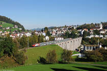 Re446 016 (91 85 4 446 016-8 CH-SOB) + Re446 018 (91 85 4 446 018-4 CH-SOB) mit VAE2426 bei Herisau am 18.10.2014