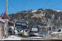 Der Zug mit dem Be 4/4 5001 wirkt derzeit als Kunstobjekt in der Ausstellung  Elevation 1049  in Gstaad mit. Der Zug wurde von der Künstlerin Sarah Morris neu gestaltet, inspiriert von der Raupe des Monarch-Schmetterlings. <a href= https://www.elevation1049.org/de/gstaad/sarah-morris/monarch.html >https://www.elevation1049.org/de/gstaad/sarah-morris/monarch.html</a><br>
In Gruben wurde am 13. Februar 2017 planmässig der Regionalzug mit dem ABe 8/8 9001 gekreuzt.