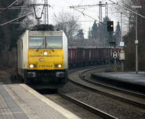 186 344-8 der Euro Cargo Rail kommt mit einem Schrottzug aus Köln-Kalk(D) nach Genk-Goederen(B) und kommt aus Richtung Mönchengladbach-Hbf,Rheydt-Hbf,Wickrath,Beckrath,Herrath und fährt durch Erkelenz in Richtung Baal,Hückelhoven-Baal,Brachelen,Lindern,Süggerrath,Geilenkirchen,Frelenberg,Zweibrüggen,Übach-Palenberg,Rimburg,Finkenrath,Hofstadt,Herzogenrath, Kohlscheid,Richterich,Laurensberg,Aachen-West. 
Aufgenommen vom Bahnsteig 1 in Erkelenz.
Bei Wolken am Kalten Nachmittag vom 17.2.2017.