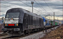 ER20-005+2016 ? ziehen Containerzug durch Maribor-Tabor Richtung Koper Hafen. /21.2.2017