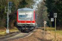 Nachschuss auf 628 576, der am 23.02.2017 bei Pirach in Richtung Burghausen unterwegs ist.

Hersteller: AEG
Fabriknummer: 21737
Abnahmedatum: 09.05.1994
Erst-Bw: Mühldorf
Beheimatung z.Z.d. Aufnahme: Mühldorf
UIC-Nr. z.Z.d. Aufnahme: 95 80 0628 576-0 D-DB
Betreibernr. z.Z.d. Aufnahme: 628 576
Eigentümer z.Z.d. Aufnahme: DB Regio
Radsatzfolge: 2'B'+2'2'
Vmax (km/h): 120
Leistung (kW): 410
Dienstmasse (t): 67
LüP (mm): 45.400