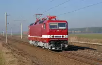 243 650 befand sich am 15.02.17 vom Werk Dessau aus auf der letzten Probefahrt bevor sie an den Eigentümer Deltarail übergeben wurde. Hier rollt sie durch Rodleben Richtung Roßlau zurück zum Aw Dessau.