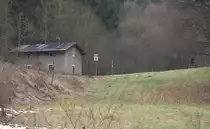 nur noch als Wochenendhäuschen genutztes Bahnwärterhäuschen, einsam im Sebnitztal.
26.02.2017 12:05 Uhr.