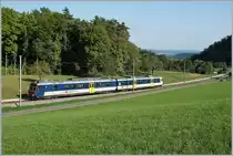 Ein NPZ als  Läufelfingerli  unterwegs nach Sissach bei Trimbach, kurz vor dem Hauenstein Scheitel tunnel.
2. Okt. 2009