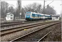 Aus der Gegenrichtung erreicht RB84134 mit 223 066 den Endbahnhof Lindau Hbf. (14.02.2017)