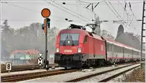IC118 mit 1016 047 nähert sich dem Lindauer Hbf. (14.02.2017)