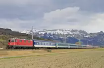 420.138 mit dem  En 466 bei Sevelen 4.3.17 da der  Zug Über Zell am See Umgeleitet wurde konnte er im besten Licht Fotografiert werden  